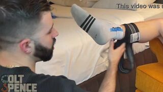 Nick Charms services Colt Spence huge dick and jock feet - 8 image