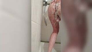 Pleasure in the shower on vacation - 8 image