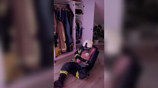 Geiler Feuerwehrmann - 5 image