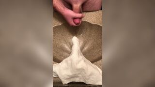 Using lotion to masterbate, look at that thick load at the end !
