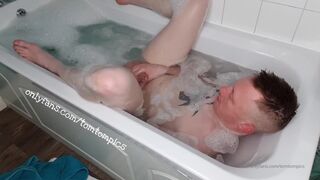 Ginger wanks in bathroom - 4 image