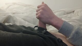 InexperiencedcockSunny CUM in Bed