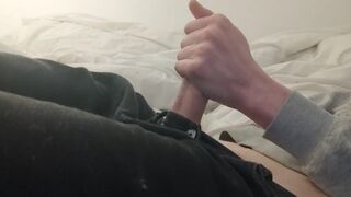 InexperiencedcockSunny CUM in Bed - 4 image