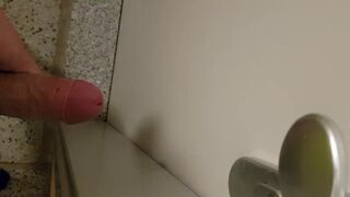 Masturbate in the stairwell - 5 image