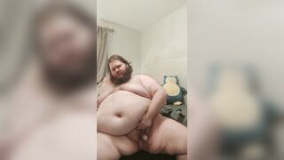 Massive 550lb Superchub jacks off