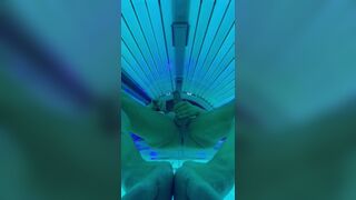 Smooth muscle hunk stripping and stroking in tanning room - 13 image