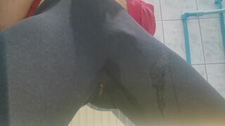 Gym pants wetting, pissing in men yoga pants - 4 image