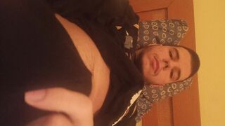 I play with my dick and cum on myself