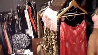 Stroking cock in Fabiani Seidenglanz 20 pantyhose in Muschel