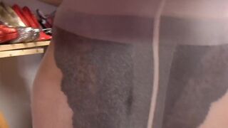 Stroking cock in Fabiani Seidenglanz 20 pantyhose in Muschel