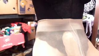 Stroking cock in Fabiani Seidenglanz 20 pantyhose in Muschel