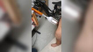 Bido Bido 2017 cums again with his f-machine and toy