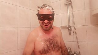 Hairy Earl takes a shower - 4 image