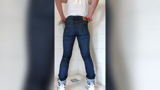piss and jerk-off in my tight levis jeans - 4 image
