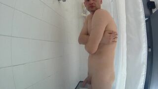 Kudoslong in the shower shaves his body and cock the wanks - 2 image