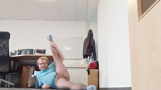 Stretching in pantyhose - 8 image