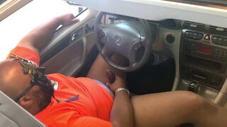 SsecnirpNailati Carplay with a Bright Orange Shirt. - 7 image