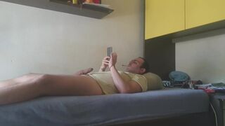 Speaking with one fan and do handjob