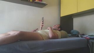 Speaking with one fan and do handjob