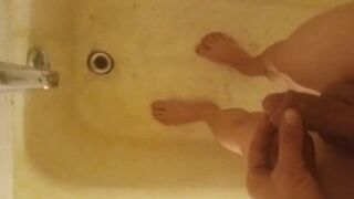 Pacing Naked and Barefoot Peeing on my Foots, in a Bathtub