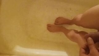 Pacing Naked and Barefoot Peeing on my Foots, in a Bathtub