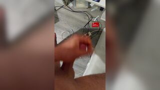 Big dick muscle guy cumming hard flexing - 14 image