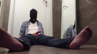 blue jeans barefoot hard hands free quick wank mask - 3 image