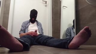 blue jeans barefoot hard hands free quick wank mask - 8 image