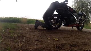 alo biker in a video with my aprilia in leather suit - 14 image