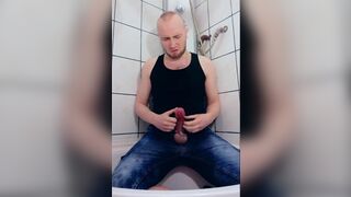 Huge Cock - Piss & Cumshot 5