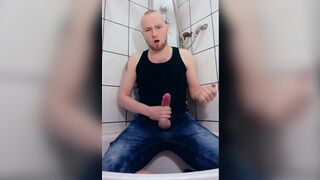 Huge Cock - Piss & Cumshot 5