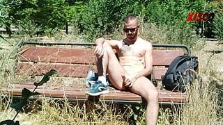 Fully naked in a public park surprise at the end of the video - 1 image