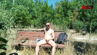 Fully naked in a public park surprise at the end of the video - 6 image