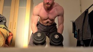 Muscular guy is doing exercises and jerking off - 4 image