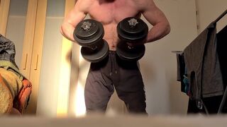 Muscular guy is doing exercises and jerking off - 5 image