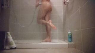 Axelange this shower well the feet