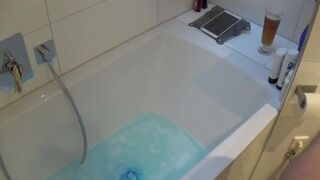 Chaste Life: Taking a Bath