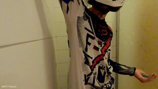 18 years Old boy take a shower in MX gear and jerk off - 2 image