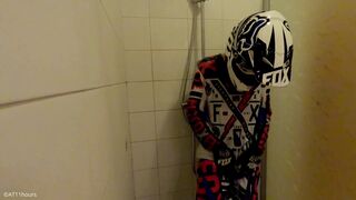 18 years Old boy take a shower in MX gear and jerk off - 4 image