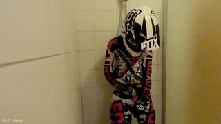 18 years Old boy take a shower in MX gear and jerk off - 7 image