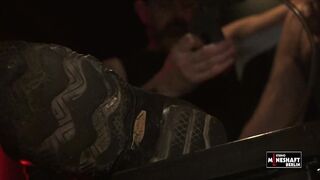 FFist at Mineshaft-Berlin2 the chain.