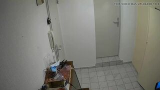 SpyCam - No one looking - unbelievable what he make - 1 image