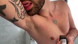 LAD SHAVES HIS ARMPITS AND PENIS - 1 image