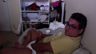 Diaperfag caught by real mamma during the time that verbally jerking off - 1 image