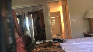 2 sexy bears pumping at home