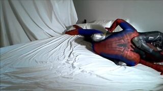 Crysis vs spiderman - 1 image