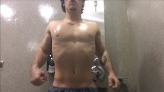 Derek Martin: Stunning Teen Muscle Poses, Struts and Flexes (no Nudity) - 3 image