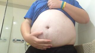 Young Fat Bi Amateur with Small Dick and Skin Condition - 1 image