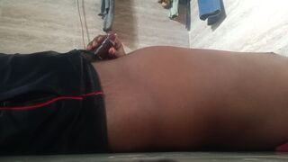 Mai apne land ko tel laga ke malis kiya