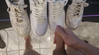 Gay boy jerks off on his sneakers and cums - 8 image